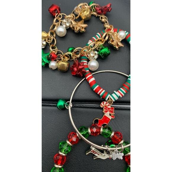 Lot Of 4 Different Christmas Themed Bracelets - Picture 3 of 7